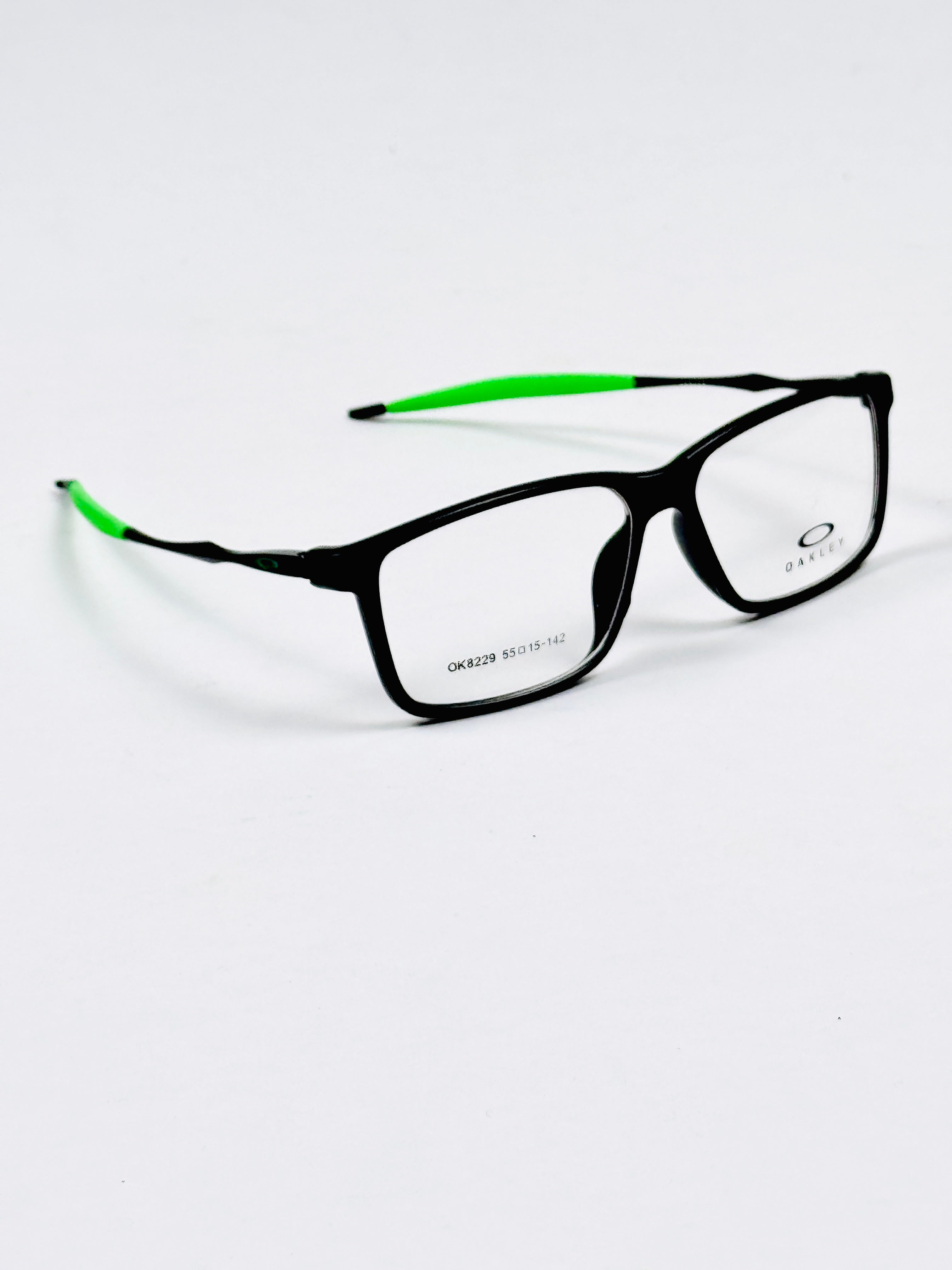 Oakley – 8229 – 55 – Black Green –  Acetate - Optics – Unisex