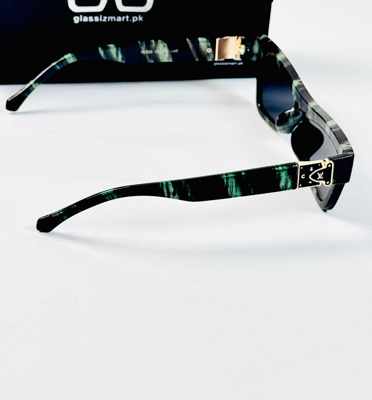 Louis Vuitton – 96008 – 58 – Green Black – Acetate  - Sunglasses – Unisex