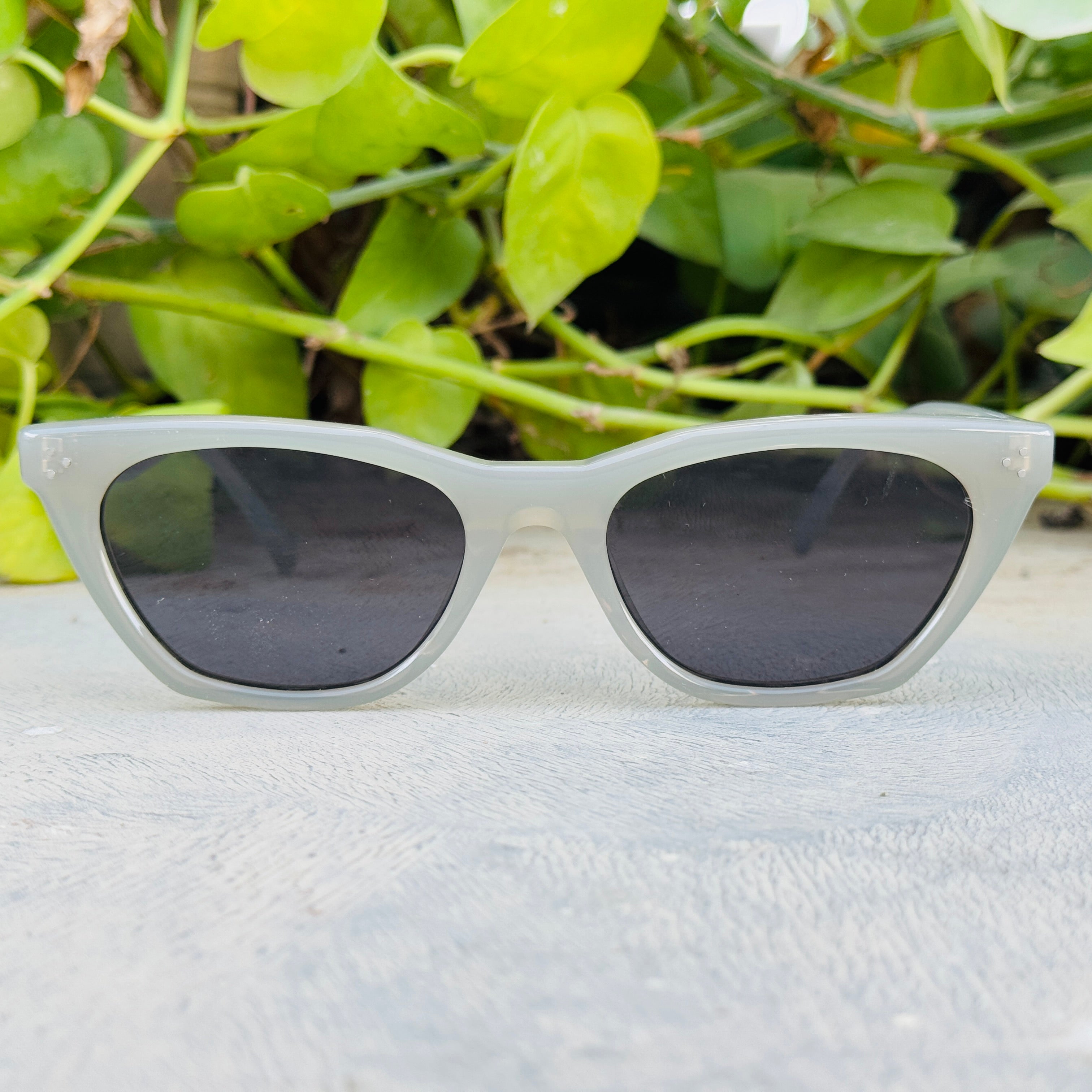 Gentle Monster – 056 – 52 – Grey Black – Acetate - Sunglasses – Ladies - Premium (Original)