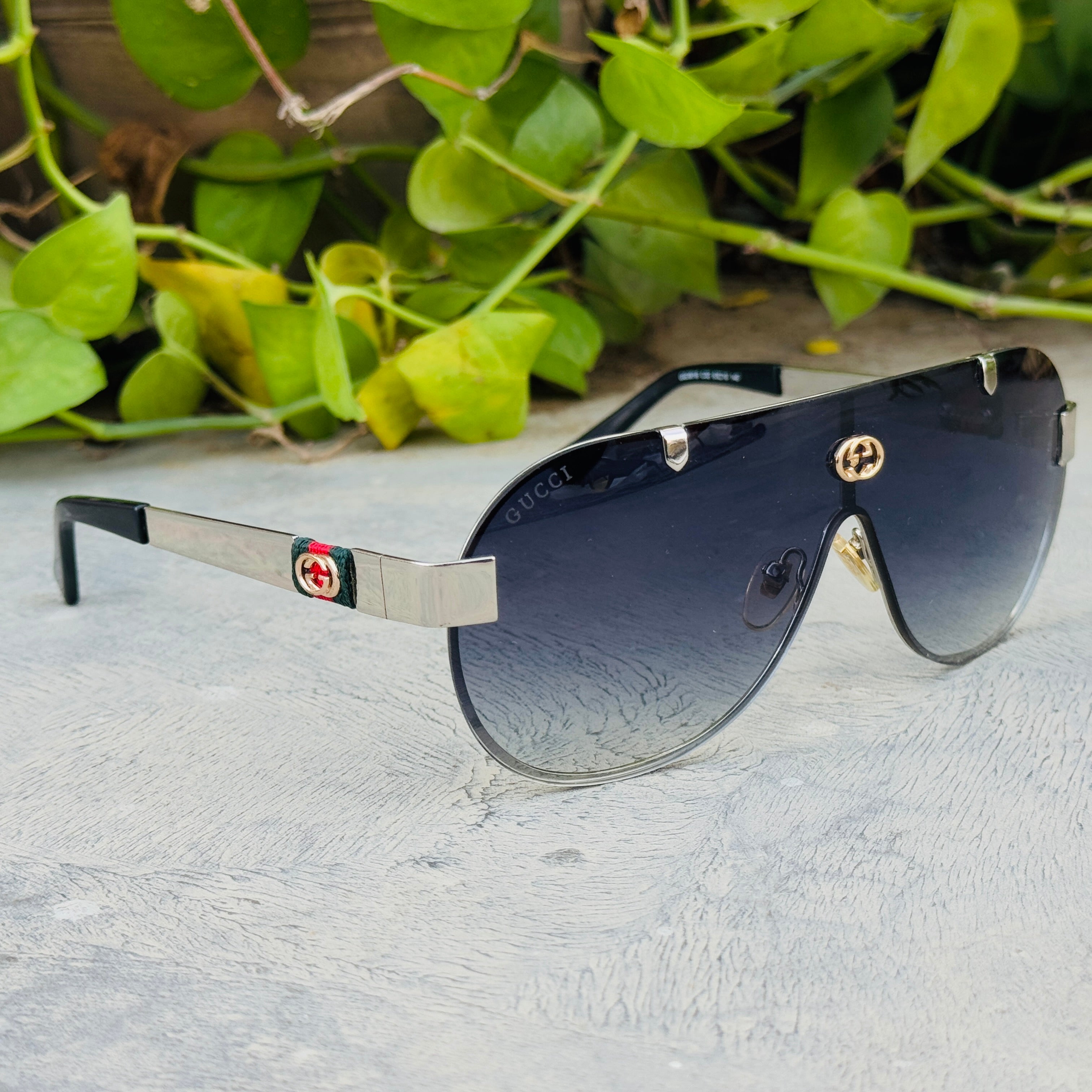 Gucci – 00662 – 57 – Black Gradient – Metal - Sunglasses – Unisex - Premium