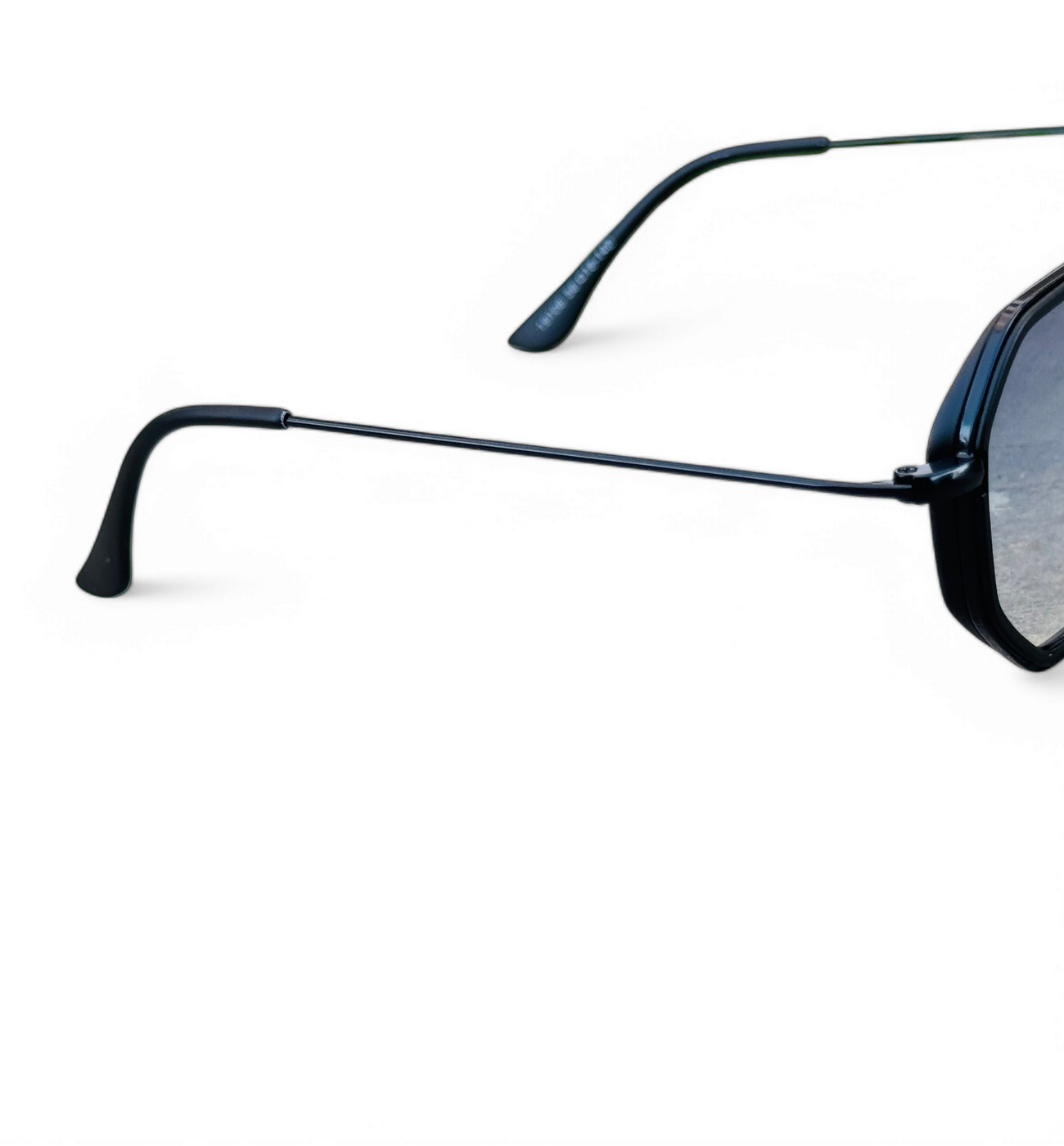 Police  – 19106 – 58 – Black Gradient – Metal – Sunglasses – Unisex