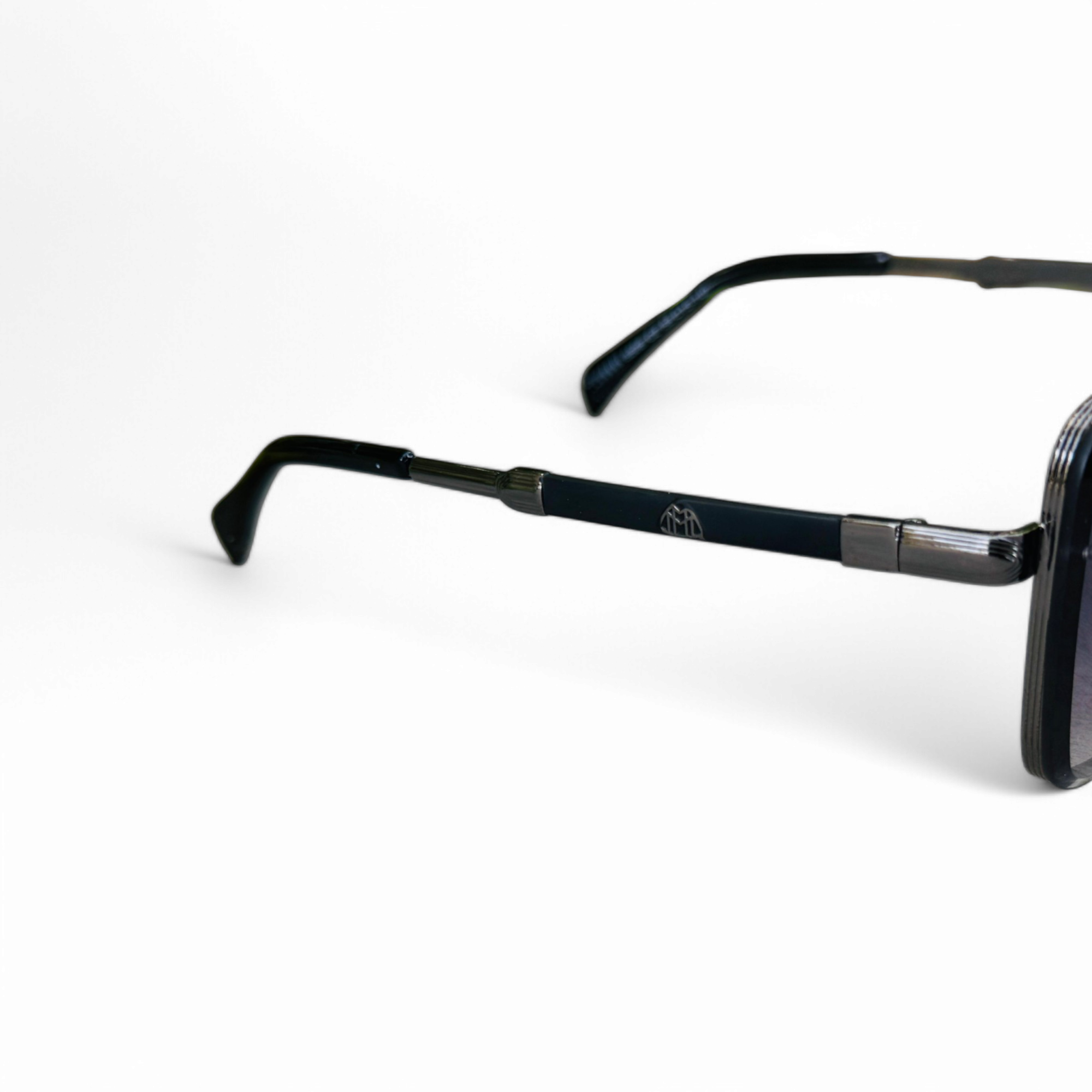 Maybach – 3506 – 58 – Black Gradient – Metal – Sunglasses – Unisex